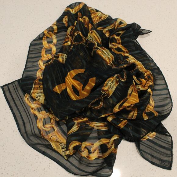 Vintage Chanel Scarf Silk Chain Print Green Square 90s Old Money 36x36 - Picture 10 of 12